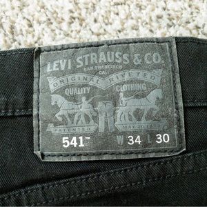Like New! Levi’s 541 Athletic Fit Black Jeans 34x30